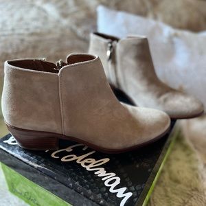 Petty Boot: Putty Suede